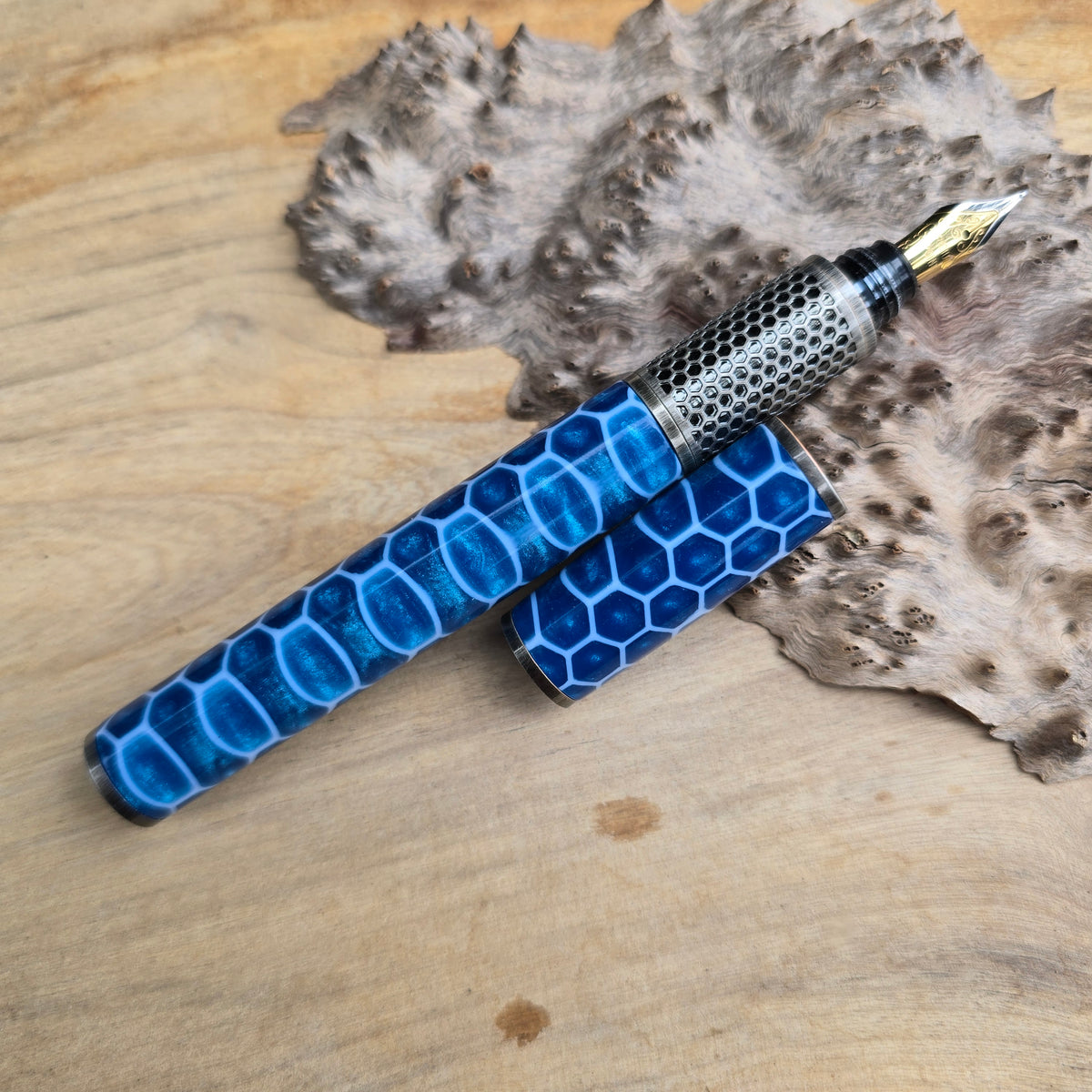 Celestial Hive Rollerball & Fountain Pen Kit